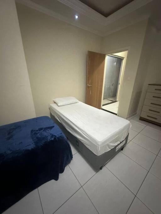 Linda Casa A 200M Da Basilica Nova Villa Aparecida  Eksteriør billede